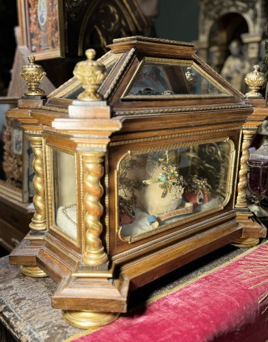 Art sacré, objets religieux  - Chasse de la Compagnie Sainte Ursule du XIXe siècle