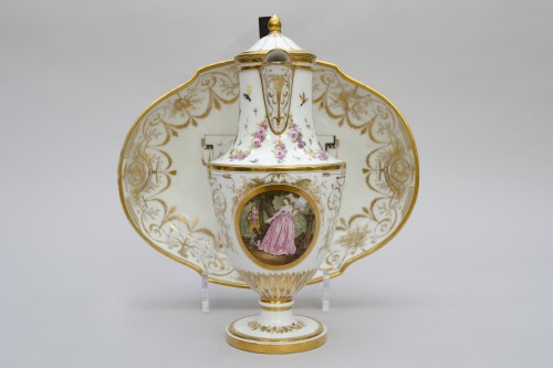 Refined porcelain ewer and basin, Paris Late 18th century - 