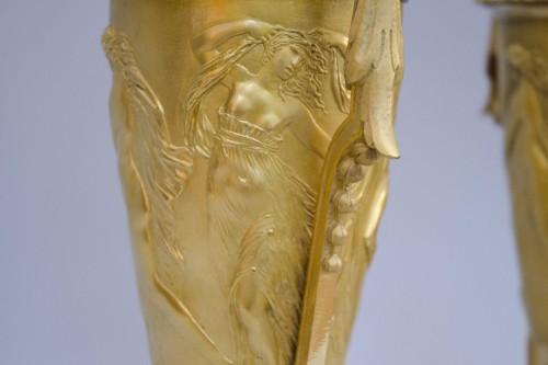 Antiquités - Paire de vases « cortège dionysiaque », bronze doré