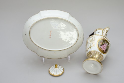 Porcelain ewer and basin &quot;Oh! Le Voilà&quot;, Paris late 18th century - Directoire