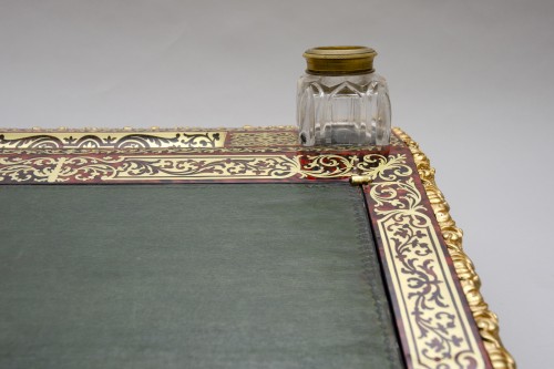 Antiquités - Large writing case in Boulle marquetry