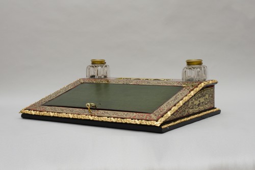 Antiquités - Large writing case in Boulle marquetry