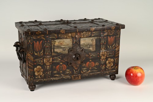 A small iron strongbox - Furniture Style Renaissance