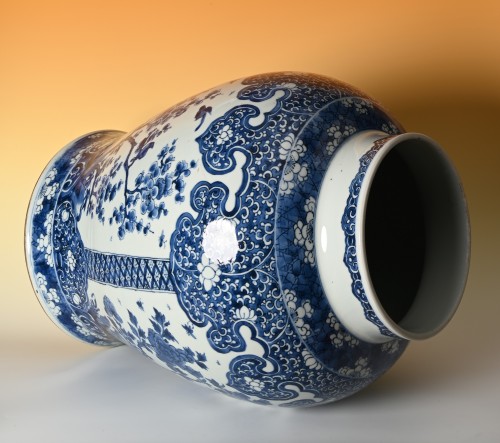  - A Chinese porcelain vase with cover