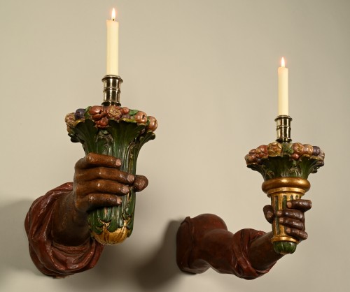 A pair of polychrome colonial wall arms. - Lighting Style 