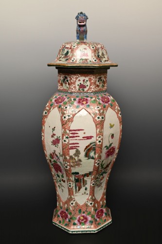 Porcelain & Faience  - Large Chinese, Famille Rose  vase  with cover