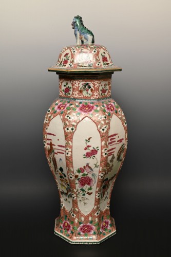 Large Chinese, Famille Rose  vase  with cover - 
