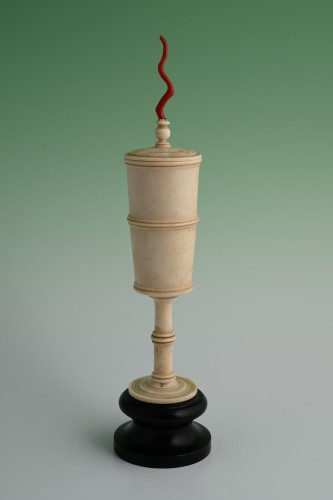 A turned ivory &quot;Kunstkammer&quot; cup. - 