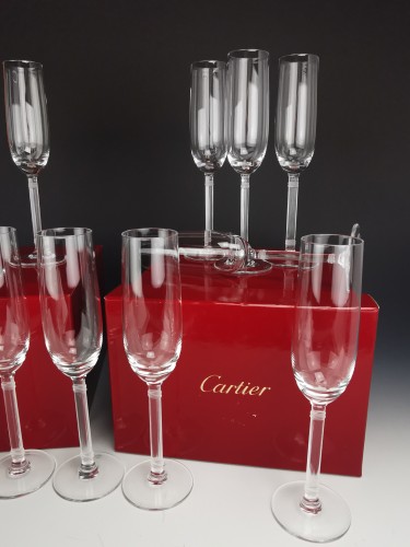 Cartier  - Ensemble de 12 Flûtes à Champagne en cristal modèle "must" - 