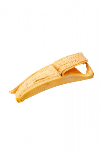 Okimono en ivoire figurant l'étude d'une banane pelée