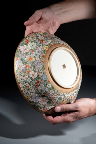 Antiquités - A Satsuma ceramic bowl decorated with a millefiori motif, signed Kinkozan