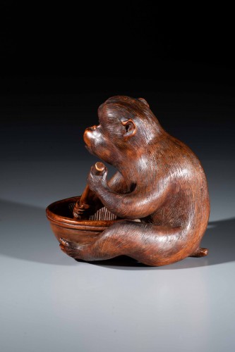 A Boxwood Okimono Depicting Two Monkeys, Signed Jigaku - Asian Works of Art Style 