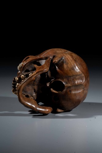 Antiquités - A Wooden Vanitas With A Snake Emerging From The Eye Socket, Meiji late 19th century