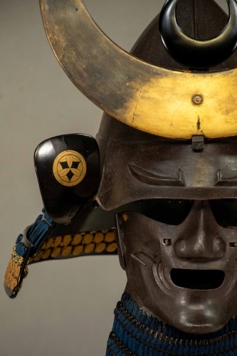 A Momonari-type samurai Kabuto with Menpo mask - Asian Works of Art Style 