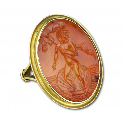 Antique Jewellery  - Gold ring with a carnelian intaglio of Neptun, Italy early 19th century