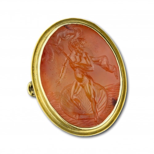 Antiquités - Bague en or avec une intaille en cornaline de Neptune, Italie début du XIXe siècle
