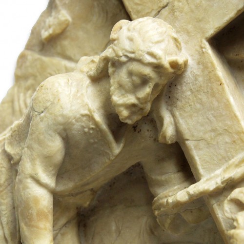 Albâtre fragmentaire du Christ portant la croix, XVIe Siècle - 