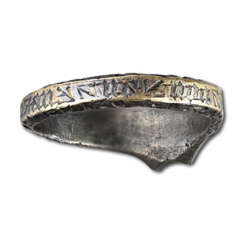 11th to 15th century - Medieval silver and gold ring set with an intaglio 15th century