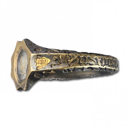 Antiquités - Medieval silver and gold ring set with an intaglio 15th century
