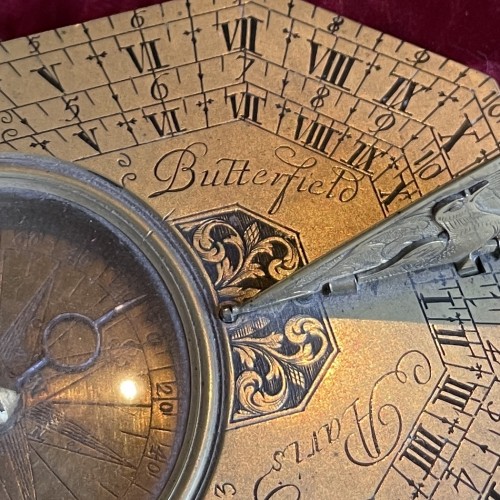Cadran solaire de poche et boussole en laiton, signés Butterfield, Paris - Collections Style 