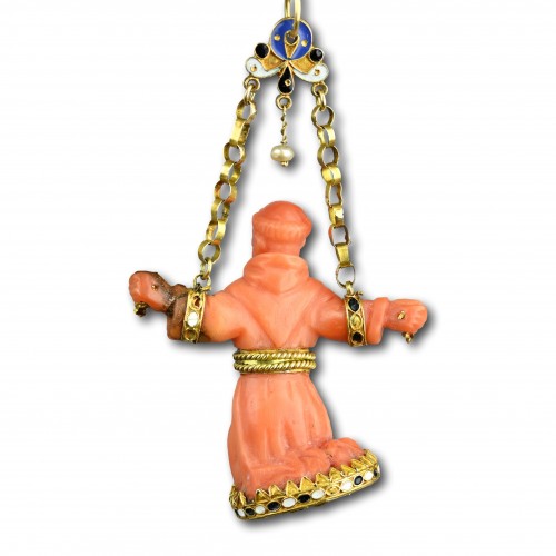 Gold and coral pendant of Saint Francis, 17th century - 