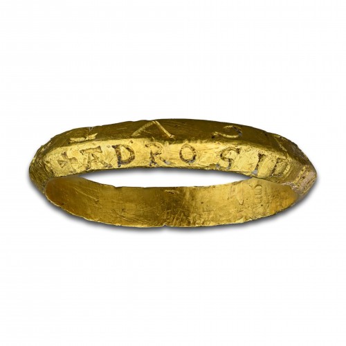 Bijouterie, Joaillerie  - Bague à breloques magique en or avec inscriptions talismaniques