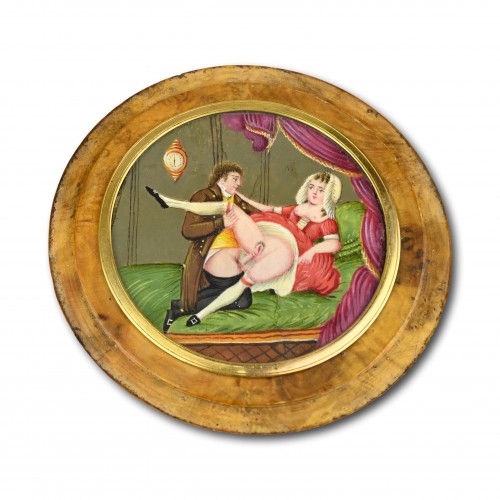 19th century - Burr maple snuff box with an erotic secret