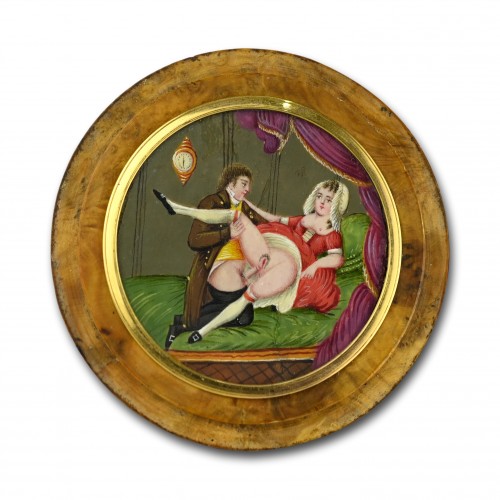 Antiquités - Burr maple snuff box with an erotic secret