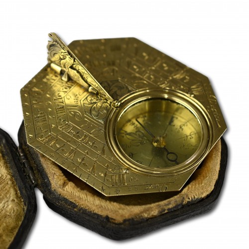 Brass pocket sundial and compass by ‘P . Le Maire, Paris’ - Collectibles Style 