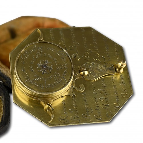 Brass pocket sundial and compass by ‘P . Le Maire, Paris’ - 