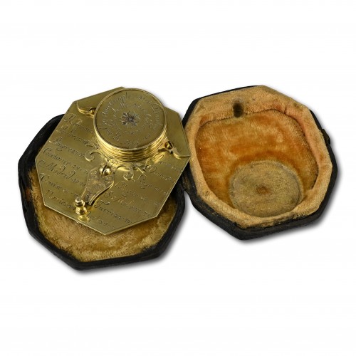 Antiquités - Brass pocket sundial and compass by ‘P . Le Maire, Paris’