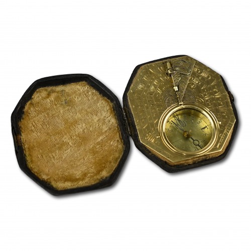 Antiquités - Brass pocket sundial and compass by ‘P . Le Maire, Paris’