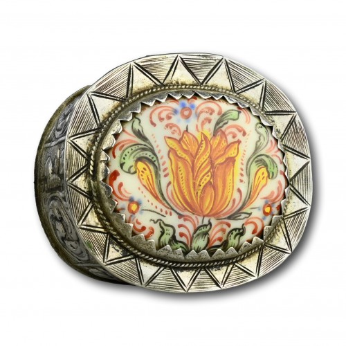 Silver and enamel snuff box with tulips - Objects of Vertu Style 