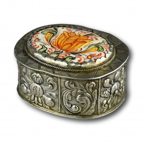 Antiquités - Silver and enamel snuff box with tulips