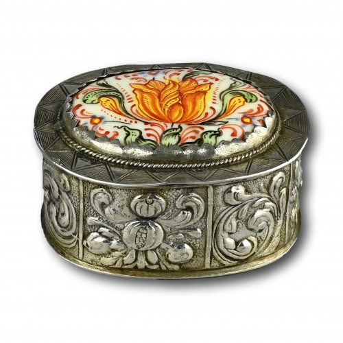 Antiquités - Silver and enamel snuff box with tulips