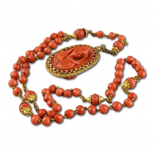 17th century - Coral and gold rosary first quarter of the 17th century