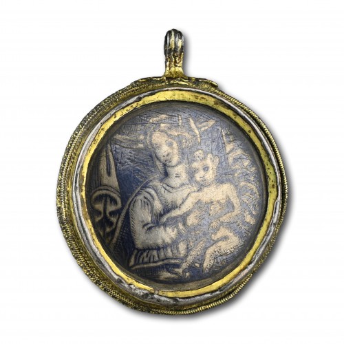 Religious Antiques  - Silver gilt and niello marriage pendant.