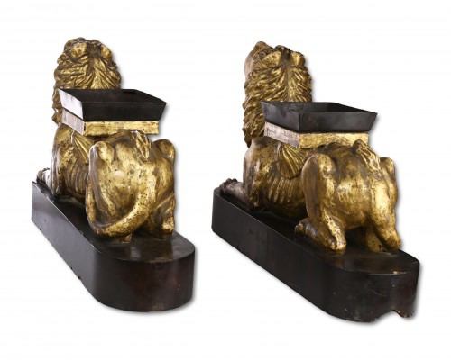 19th century - Pair of gilt-wood lions