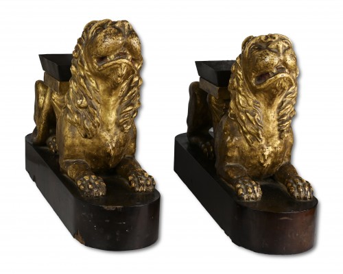 Antiquités - Pair of gilt-wood lions