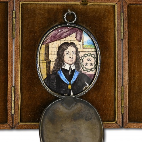  - Portrait miniature en émail d'un royaliste de la période caroléenne