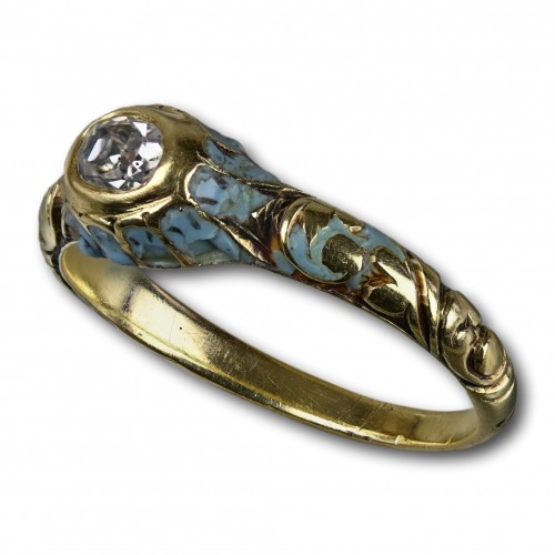 Bijouterie, Joaillerie  - Bague en or émaillé bleu et diamants Angleterre seconde moitié du XVIIe siècle