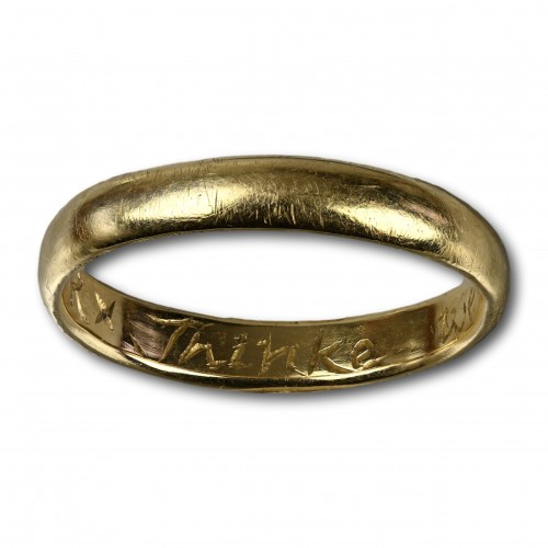 Bijouterie, Joaillerie  - Bague en or avec inscription « Think well of mee *AMR* »