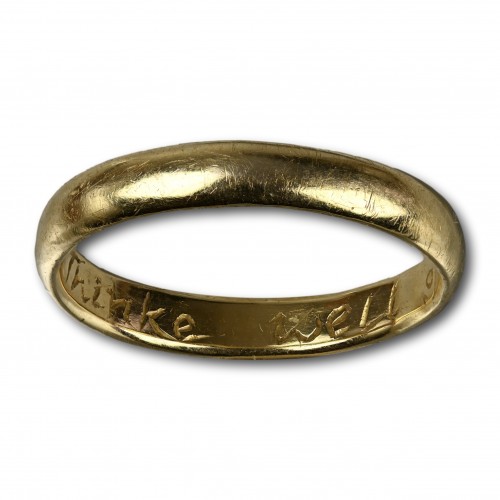 Gold posy ring engraved ’Think well of mee *AMR*’ - 