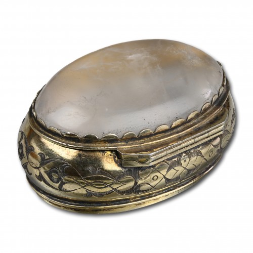 18th century - Engraved silver gilt and rock crystal box