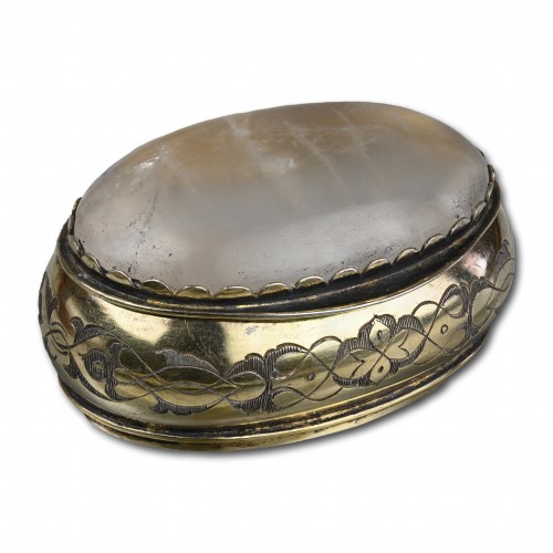 Engraved silver gilt and rock crystal box - 