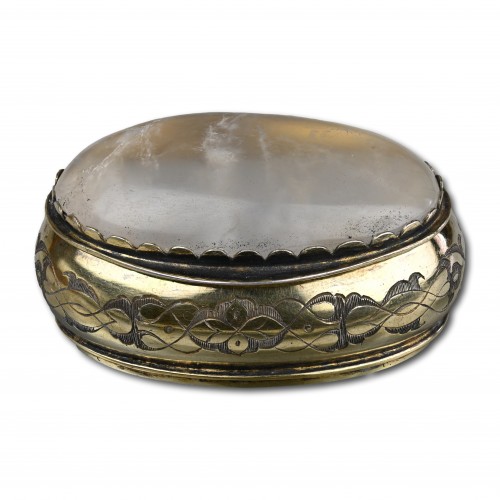 Antiquités - Engraved silver gilt and rock crystal box