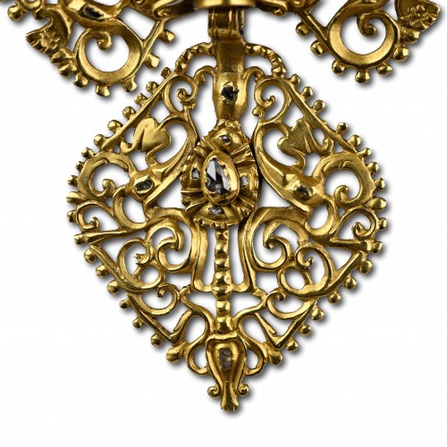 18th century - Diamond set high carat gold pendant