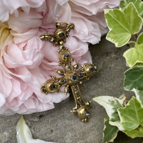 Antiquités - Table cut diamond cross pendant