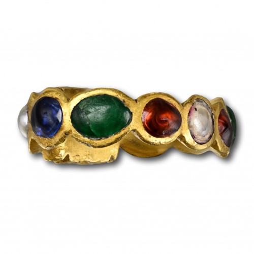 Bijouterie, Joaillerie  - Bague en or, perles, grenats, émeraudes et saphirs