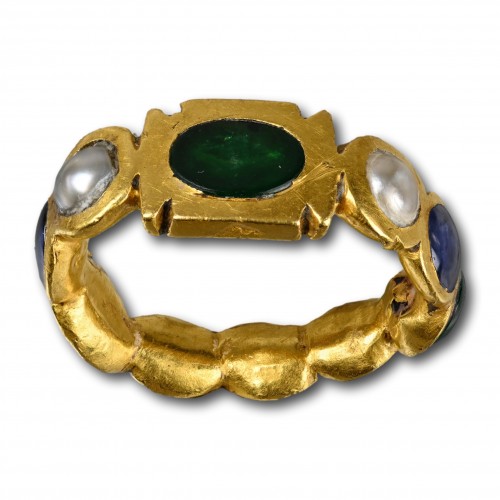 Antiquités - Gold, pearl, garnet, emerald and sapphire ring